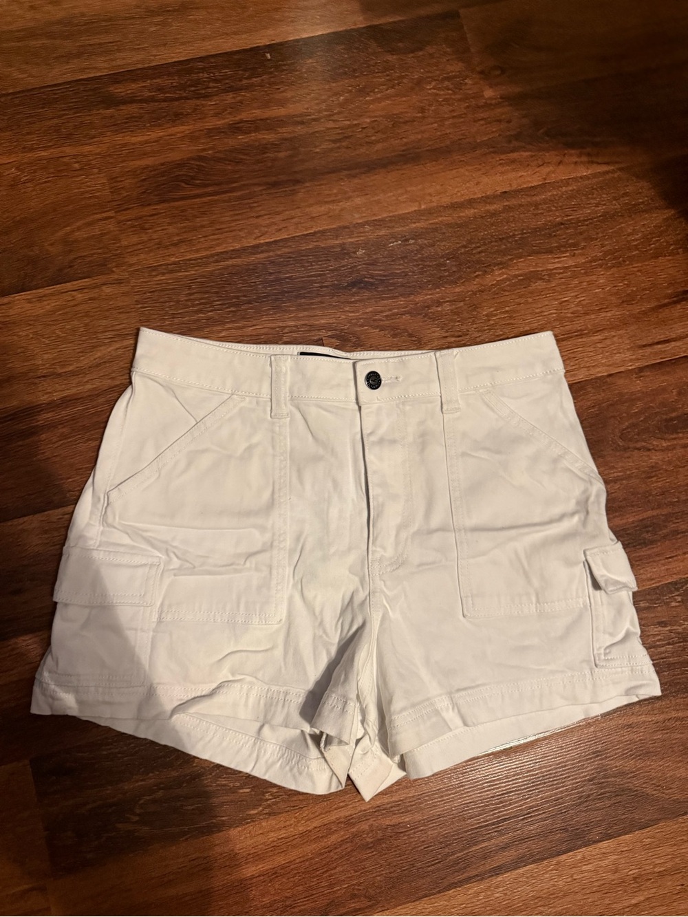 Hollister Light Cream Cargo Shorts